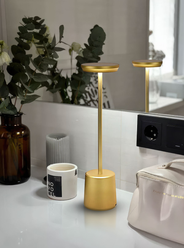 <b>OnePro</b> • Сенсорная лампа ночник с usb зарядкой на аккумуляторе в спальню / led лампа настольная с аккумулятором Золотой